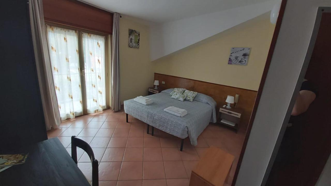 Orso Momo Hotel Calizzano Luaran gambar